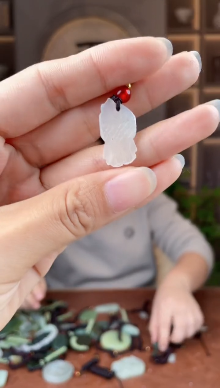 未镶嵌和田玉挂件拍一发一，多样性发货
