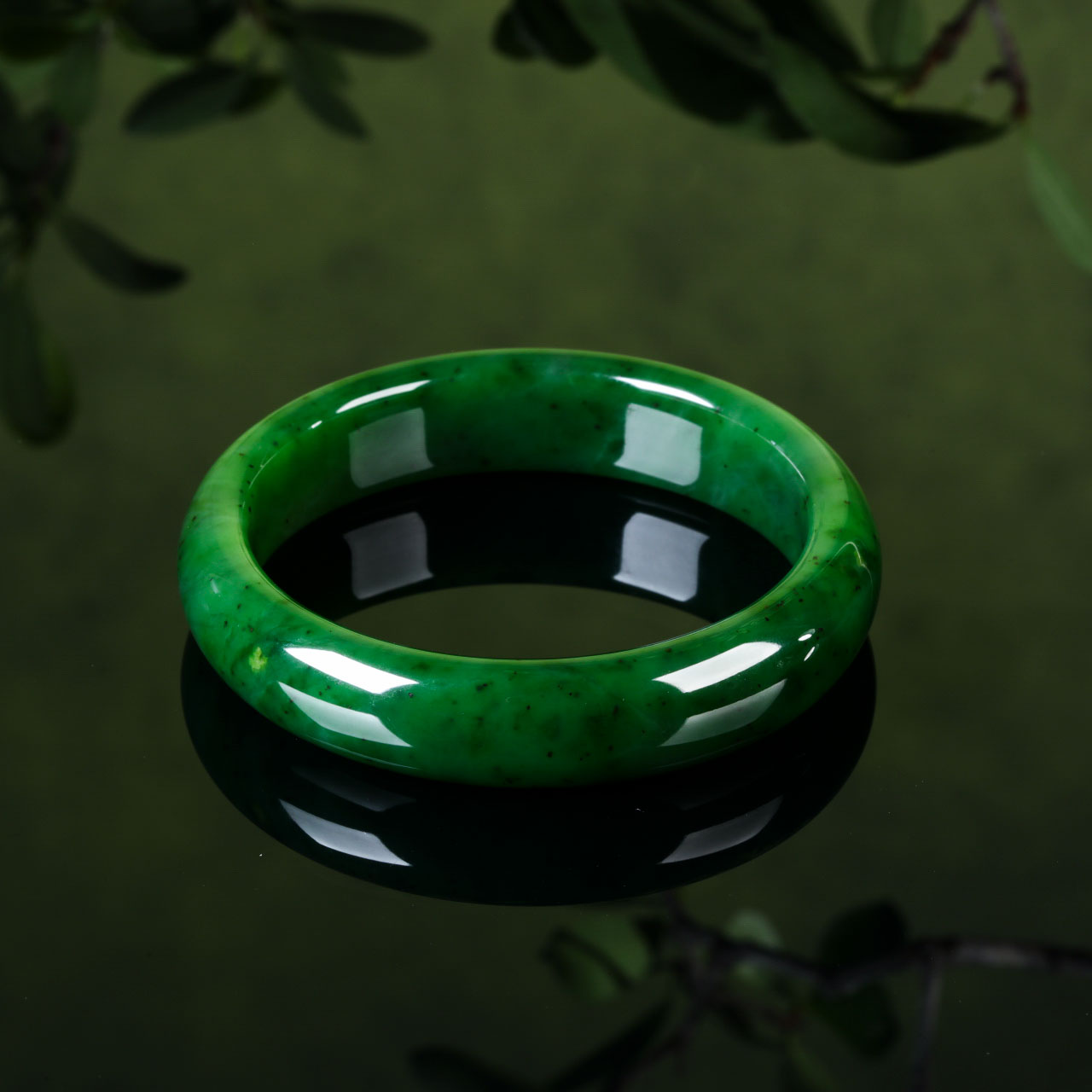 【意婵】《川山镯》“本场必拍”天然俄七聚红皮老料碧玉手镯-916180