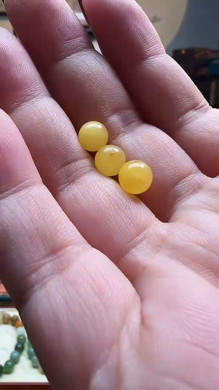 裸石蜜蜡未镶嵌6mm左右蜜蜡圆珠*3颗