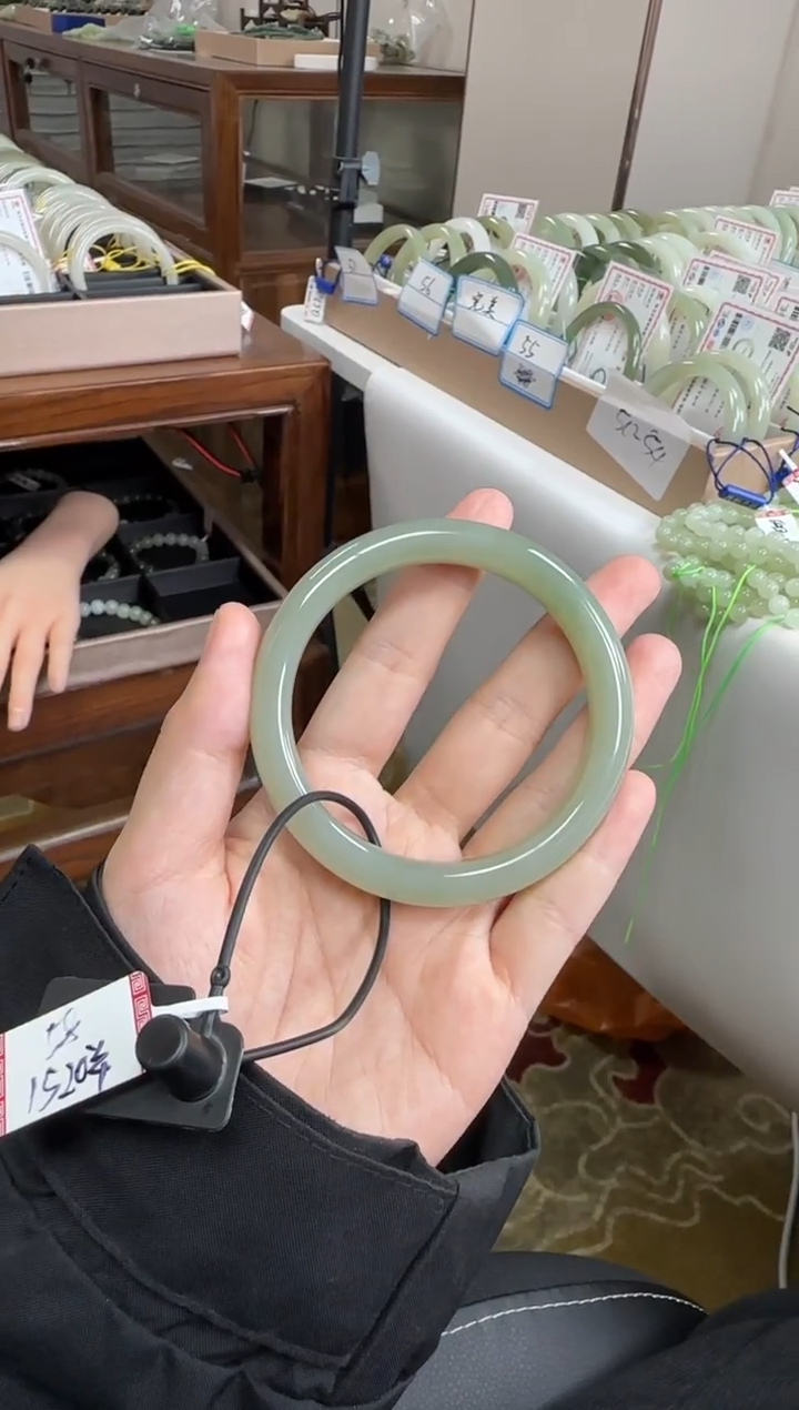 未镶嵌手镯和田玉57