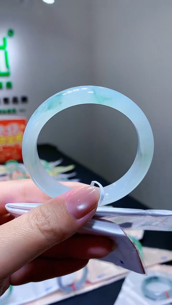 未镶嵌手镯翡翠-  天然缅甸A货翡翠55正圈