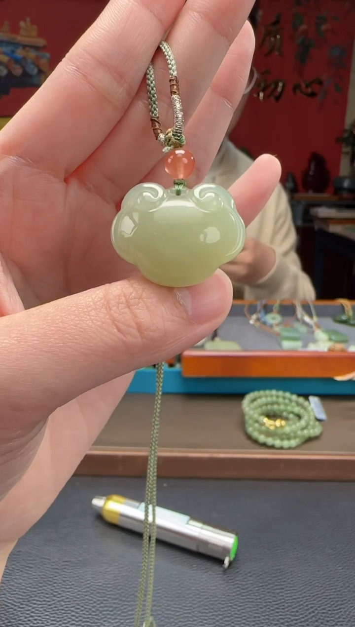 【闪购商品】和田玉颈饰未镶嵌高冰晴如意锁