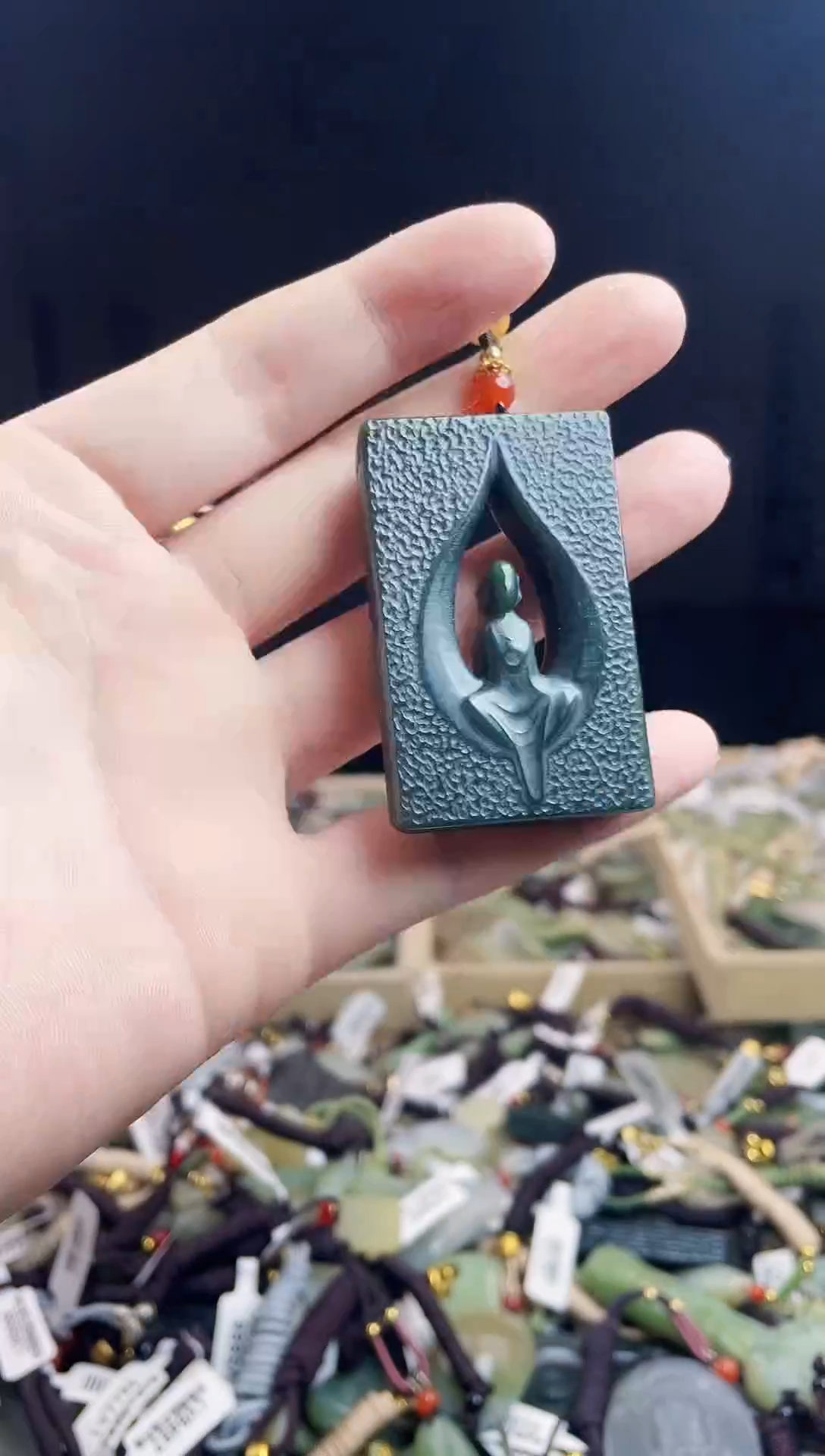 颈饰未镶嵌和田玉1