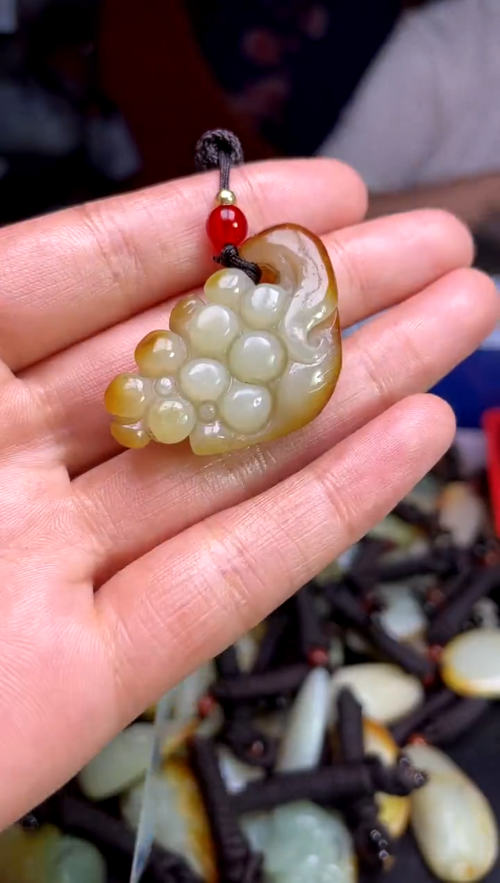 和田玉未镶嵌颈饰1