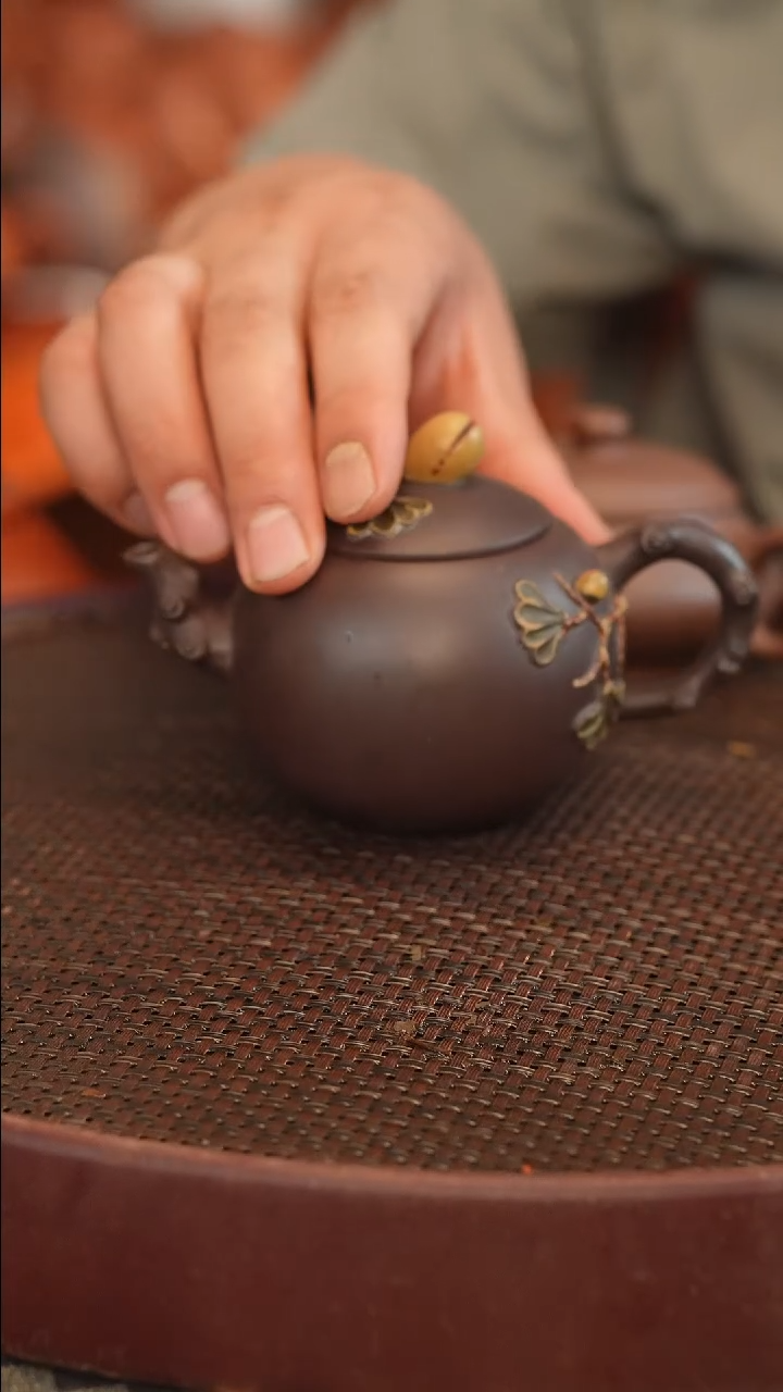 茶壶紫砂紫茄泥  240cc 