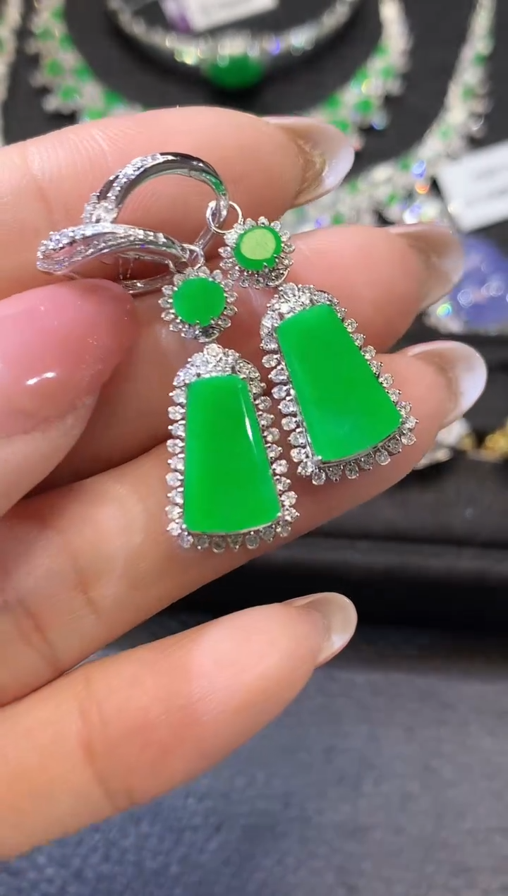 【闪购商品】翡翠耳饰18K金镶嵌D40一对