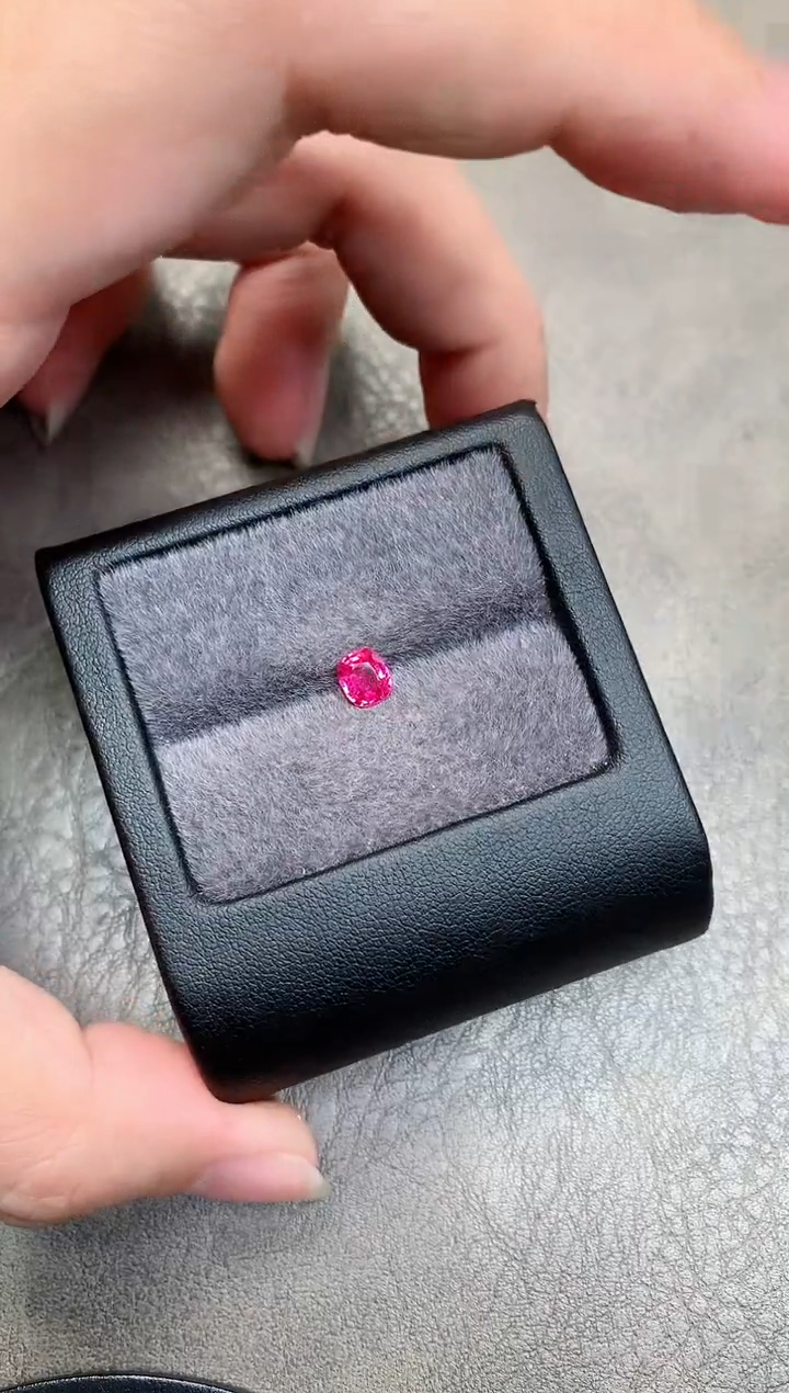 【闪购商品】尖晶石裸石未镶嵌0.758ct 缅甸热粉 LY