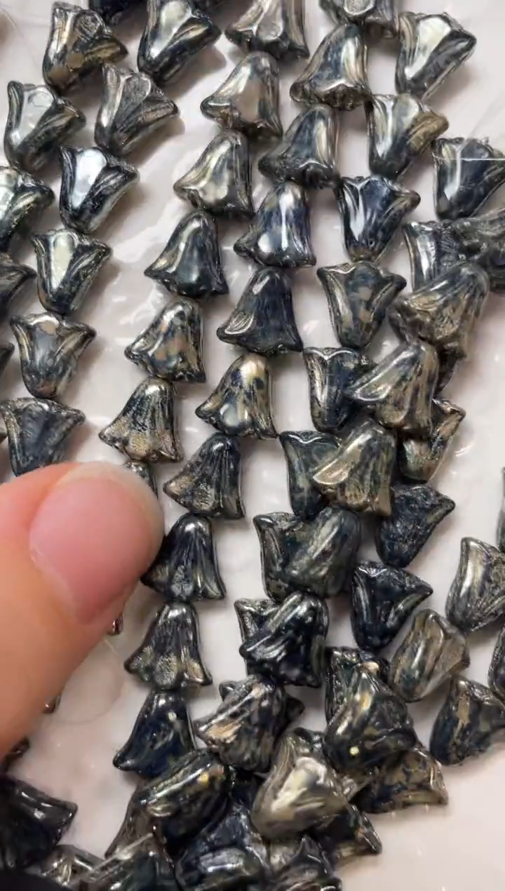 X007 黑色洒金百合 10颗