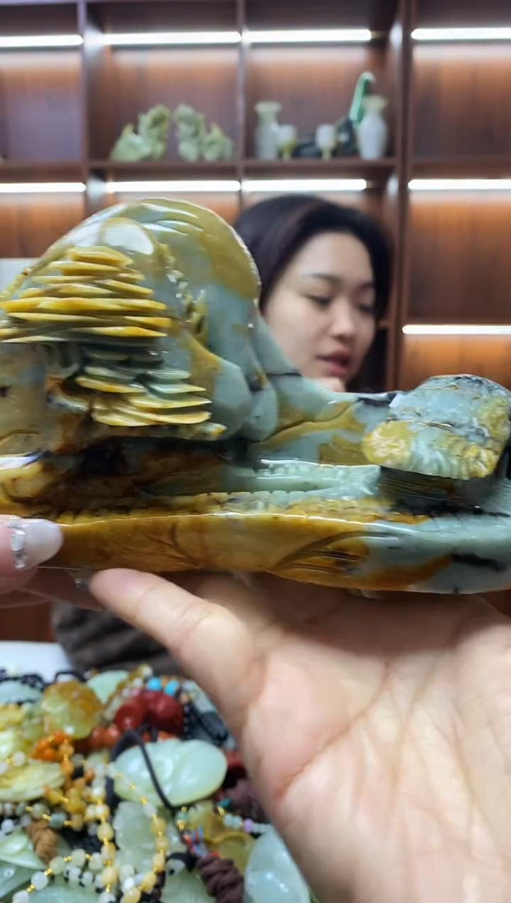 未镶嵌岫玉摆件   