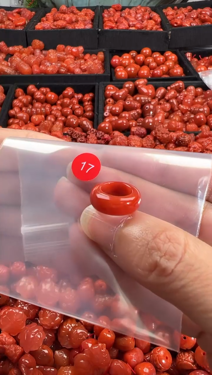 颈饰未镶嵌南红玛瑙1