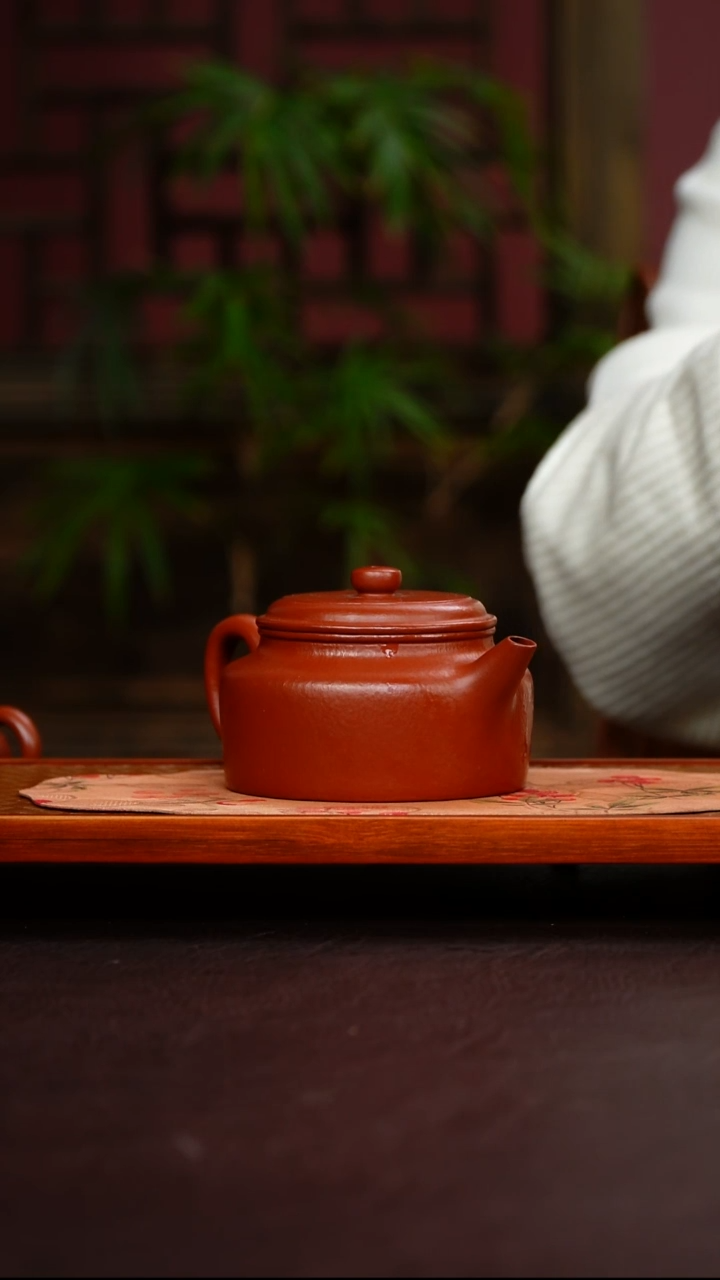 茶壶紫砂大**愚微瑕（底部刻错）矮德钟 