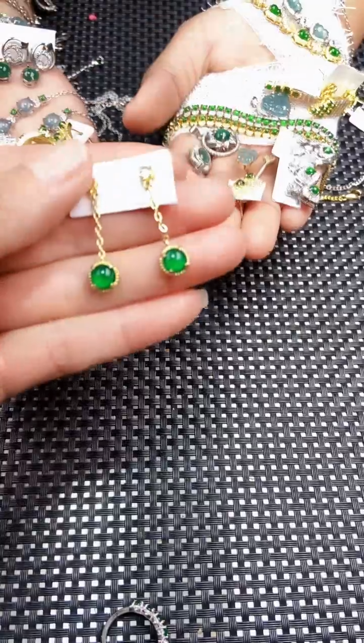 【闪购商品】翡翠耳饰未镶嵌111111111