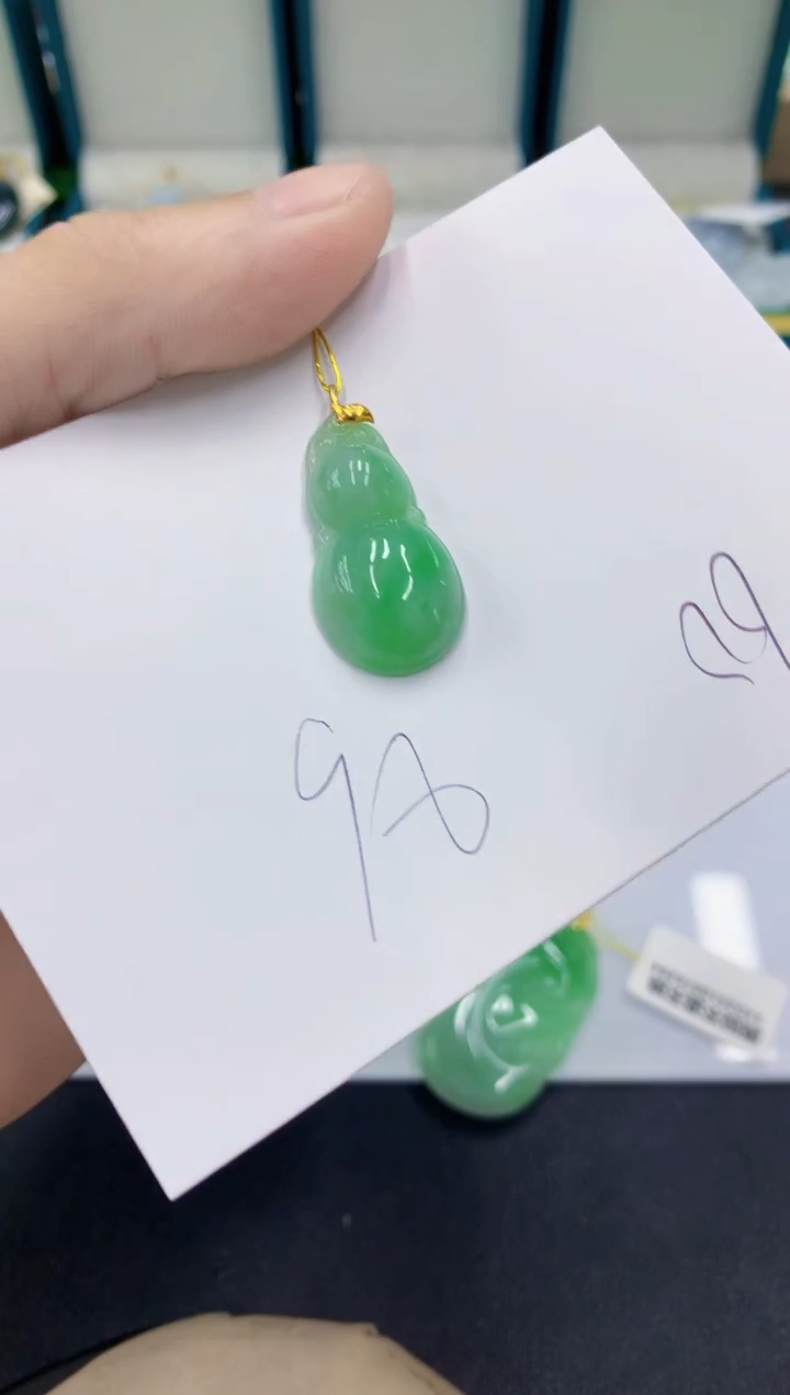 颈饰18K金镶嵌翡翠翡翠