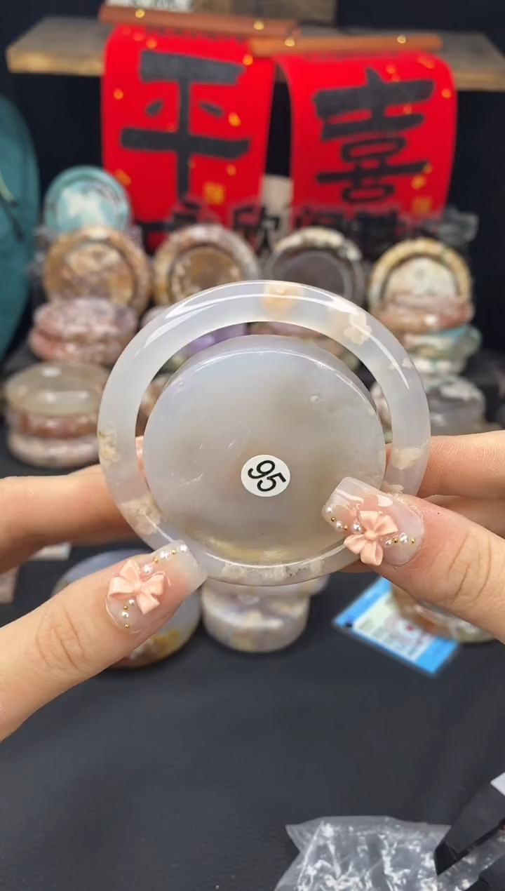 【闪购商品】石英质玉手镯（圆镯）未镶嵌54.7