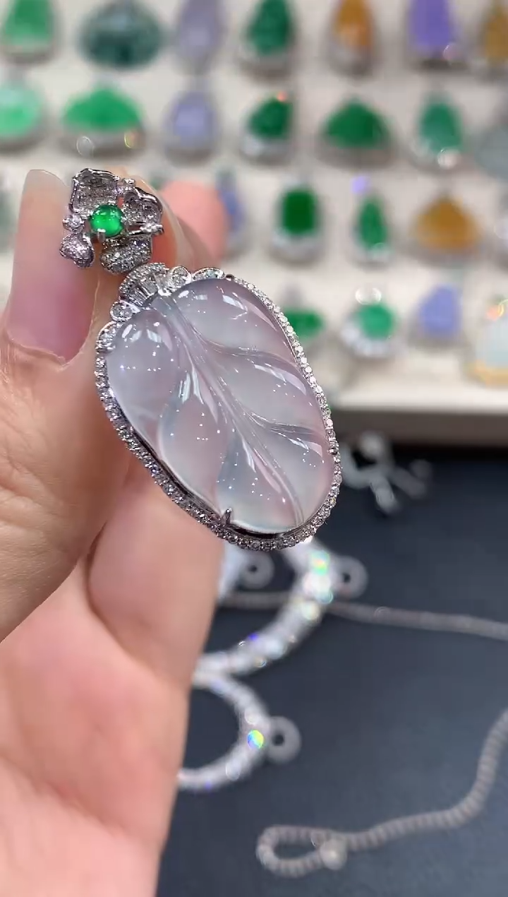 【闪购商品】翡翠吊坠(不含链)18K金镶嵌C62     