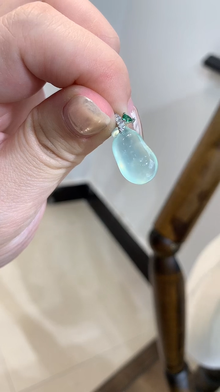 未镶嵌蛇纹石玉吊坠(不含链)福瓜