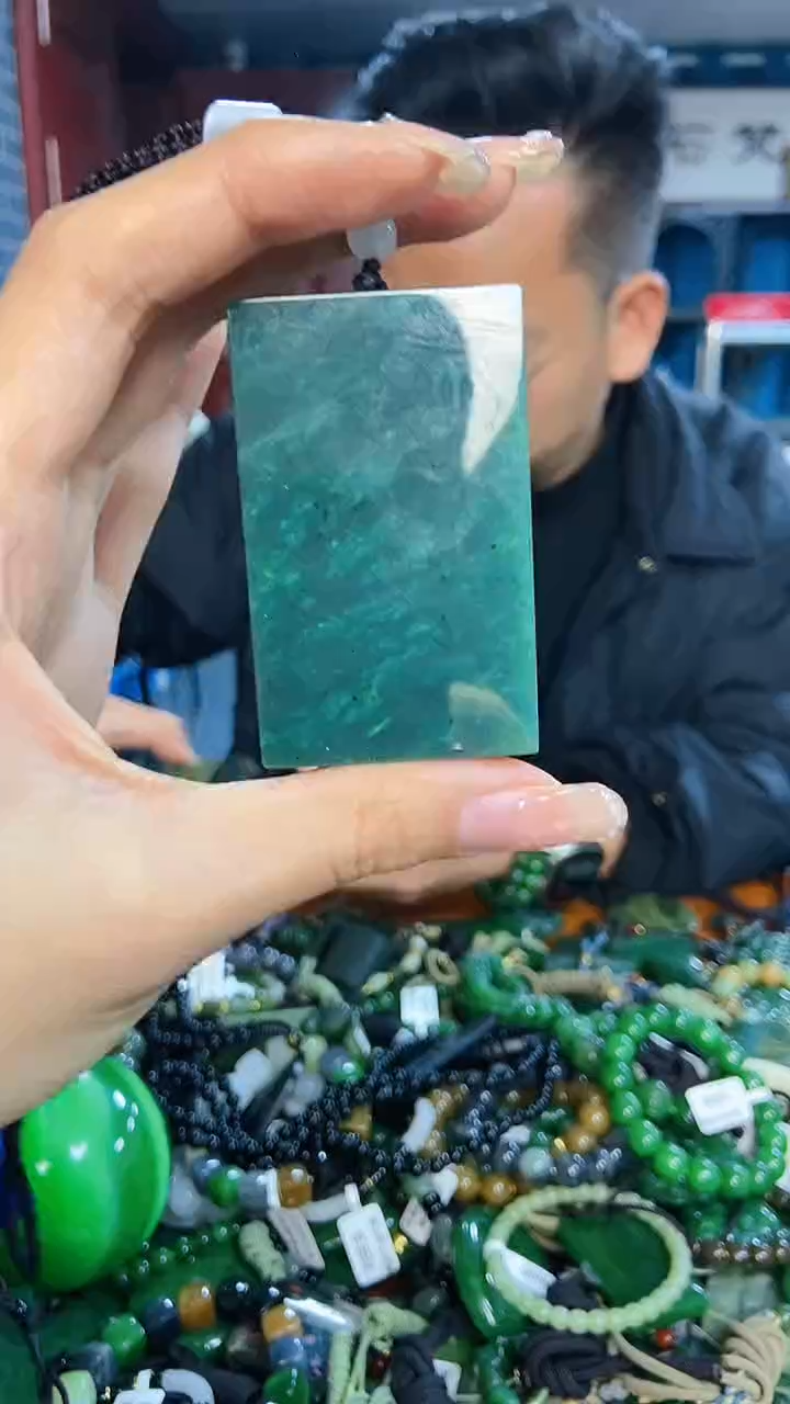 未镶嵌和田玉挂件1