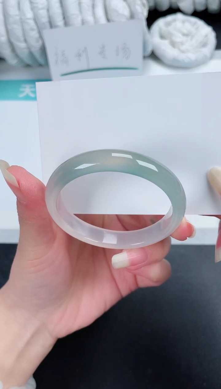 【闪购商品】石英质玉手镯未镶嵌86-52.8