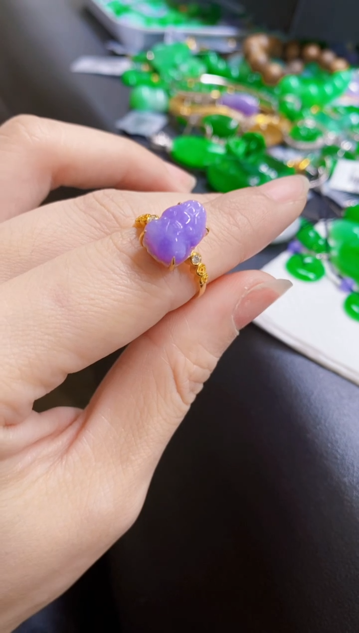 颈饰18K金镶嵌翡翠徜*戒指