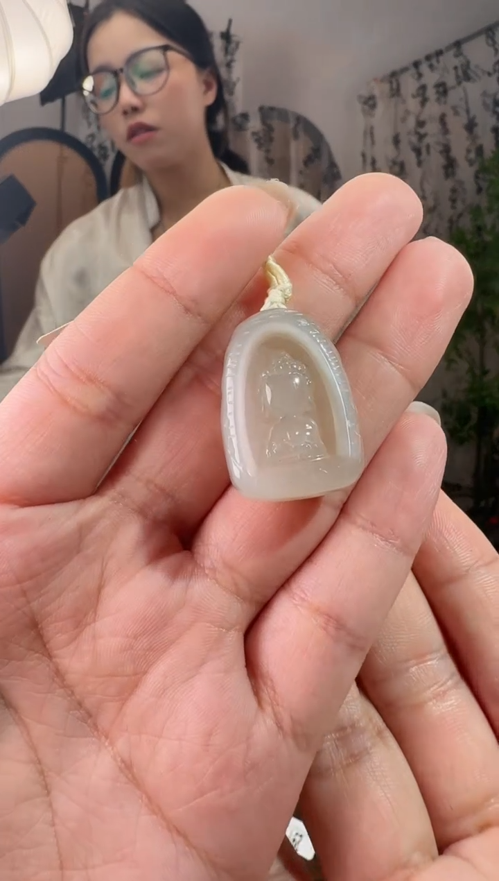 颈饰未镶嵌和田玉藕粉无相佛