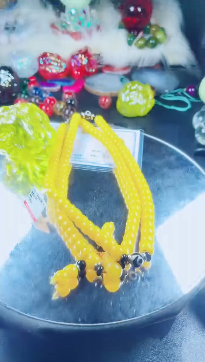 玛瑙/玉髓颈饰未镶嵌老蜜牛黄项链