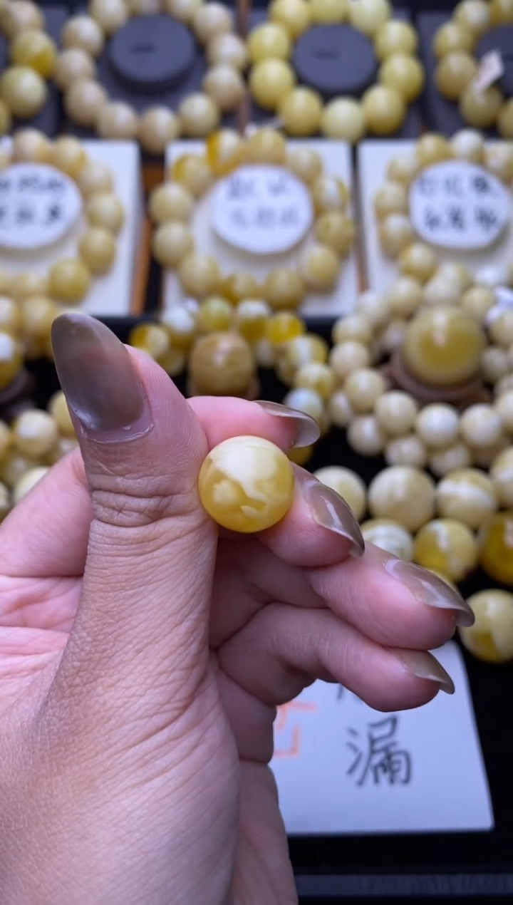 裸石琥珀未镶嵌大小姐珠宝71