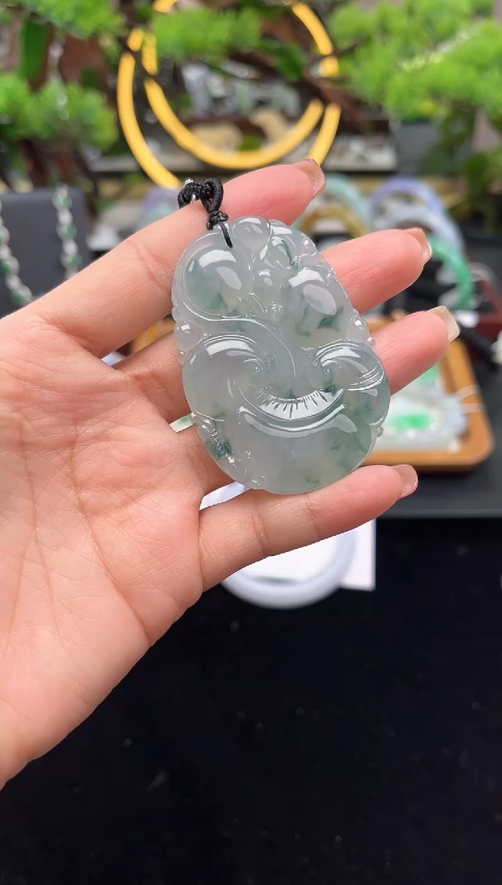 颈饰未镶嵌翡翠吊坠