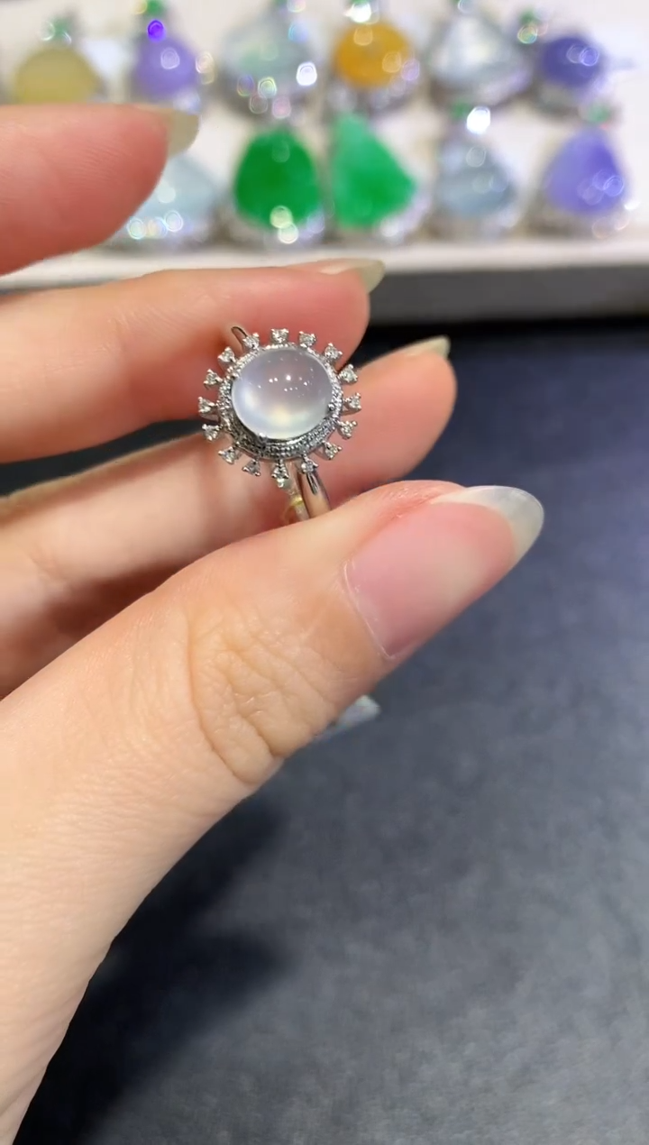 【闪购商品】翡翠戒指18K金镶嵌C60   