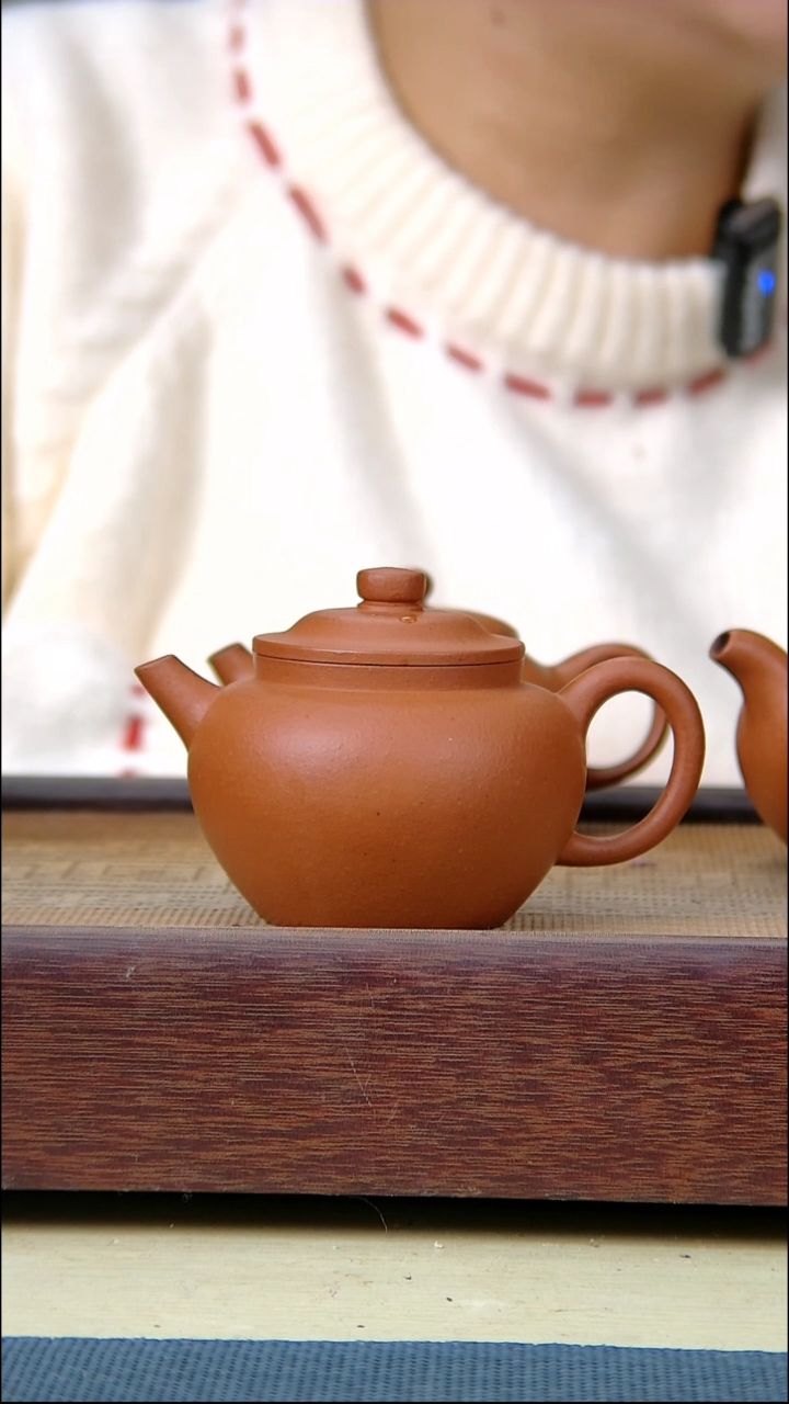 【闪购商品】黄龙山朱泥笠帽原矿