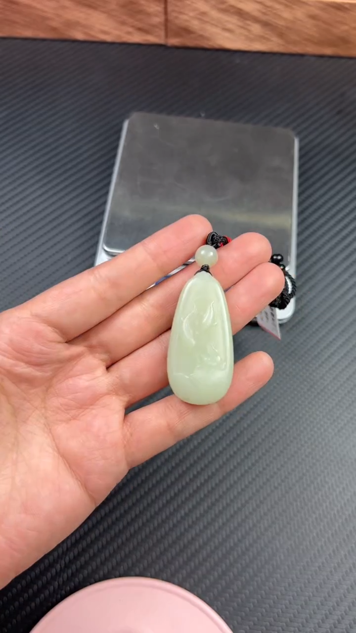 【闪购商品】和田玉吊坠(赠链)未镶嵌且末微色差迪克兰二细