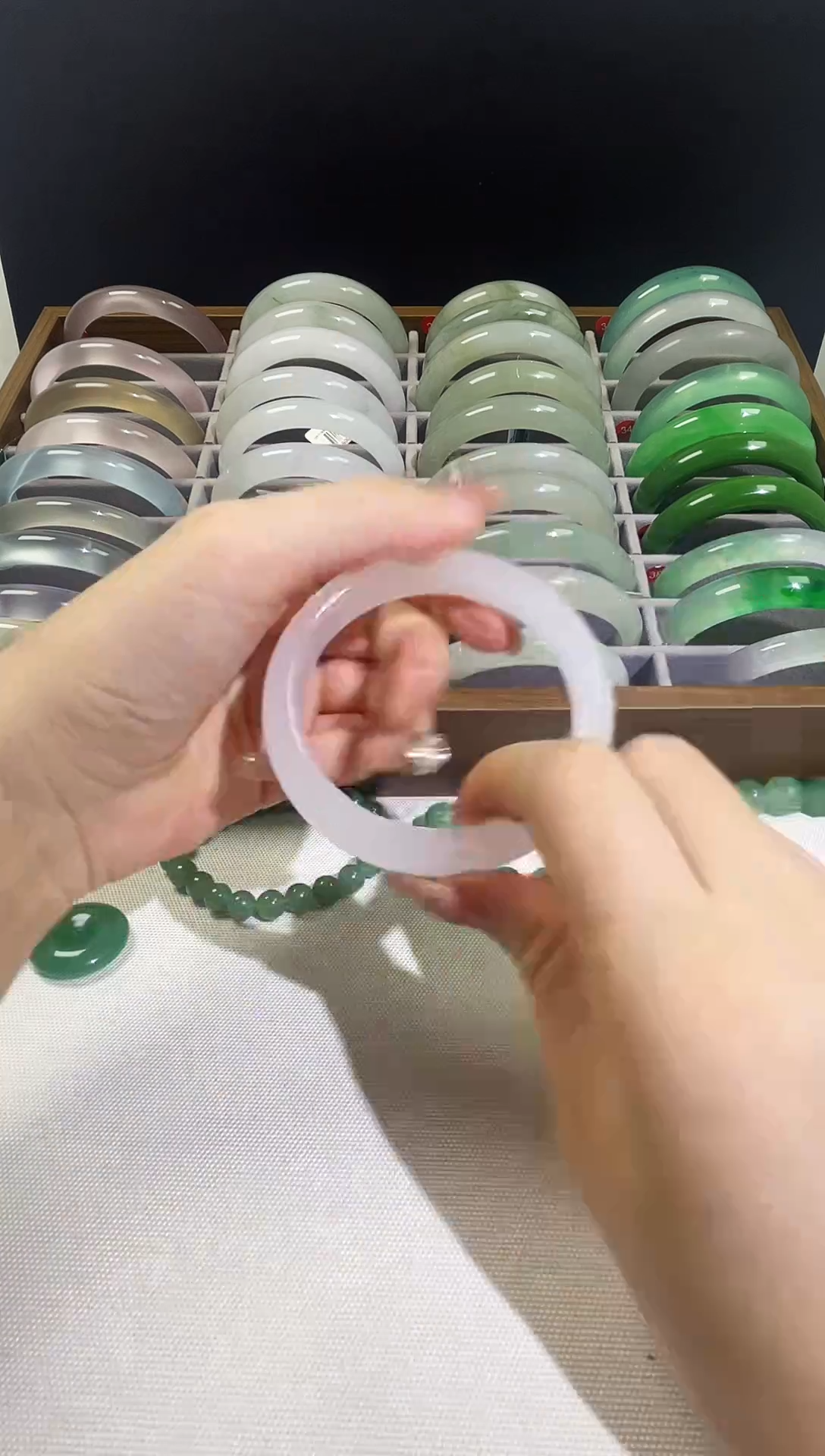 高冰时尚少女手镯