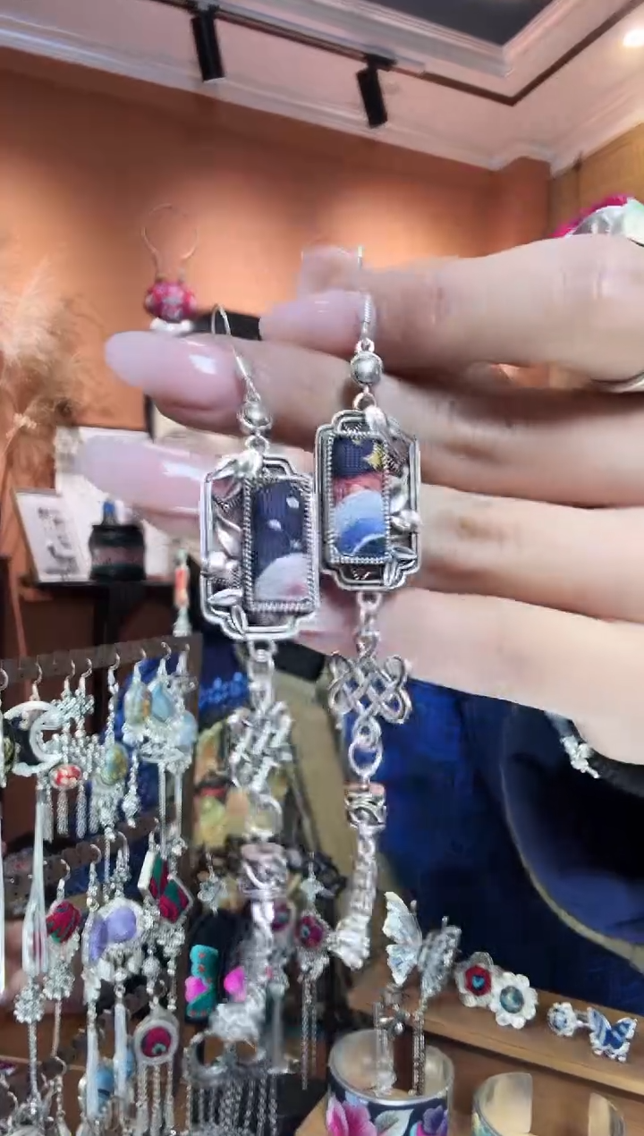 【闪购商品】刺绣纯手工民族风耳环