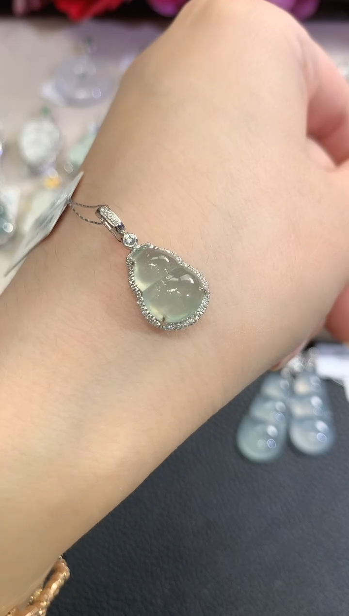 吊坠(不含链)18K金镶嵌翡翠春日珠宝 C1多样性一件发