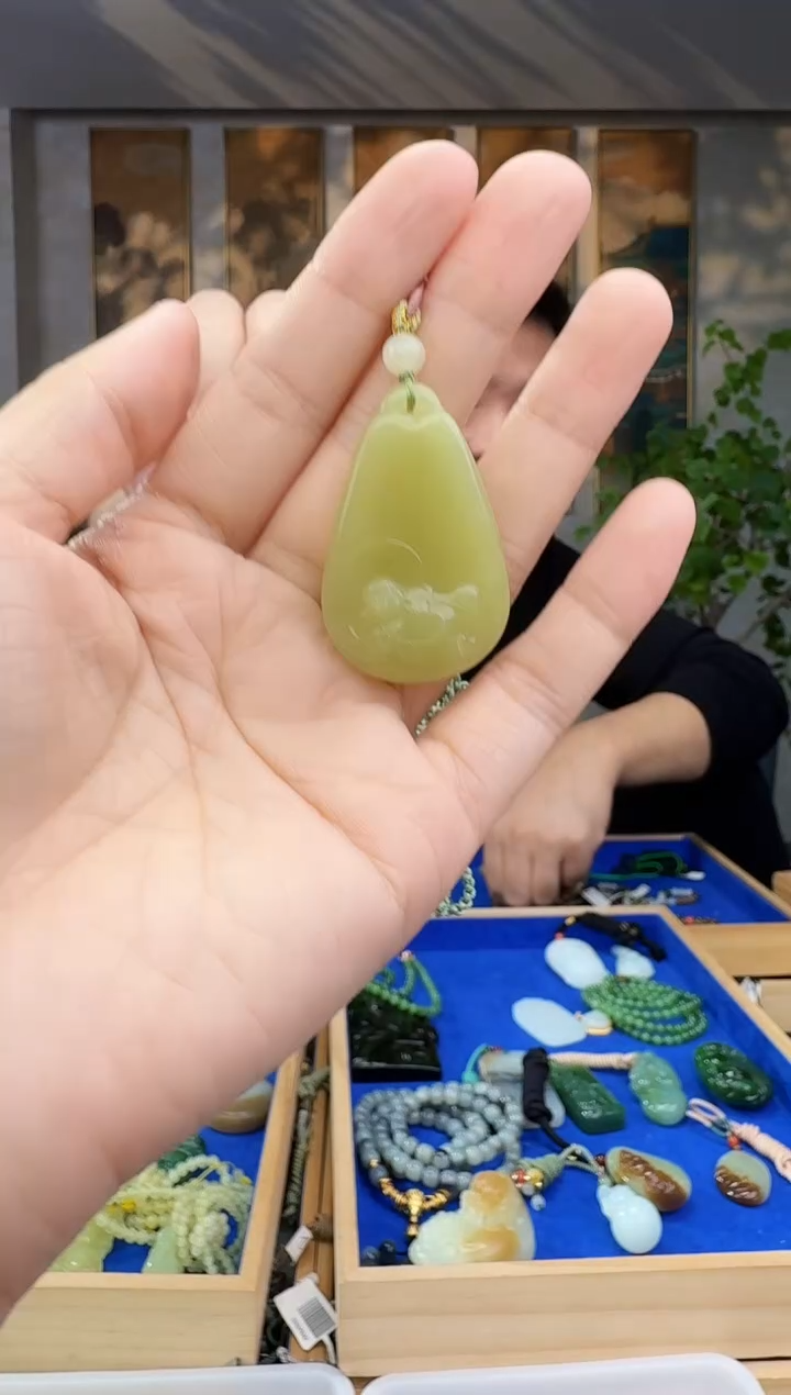 未镶嵌和田玉挂件拍一发一