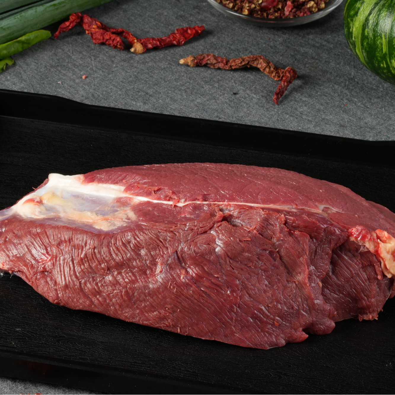 西藏阿里神山牧场牦牛后腿肉