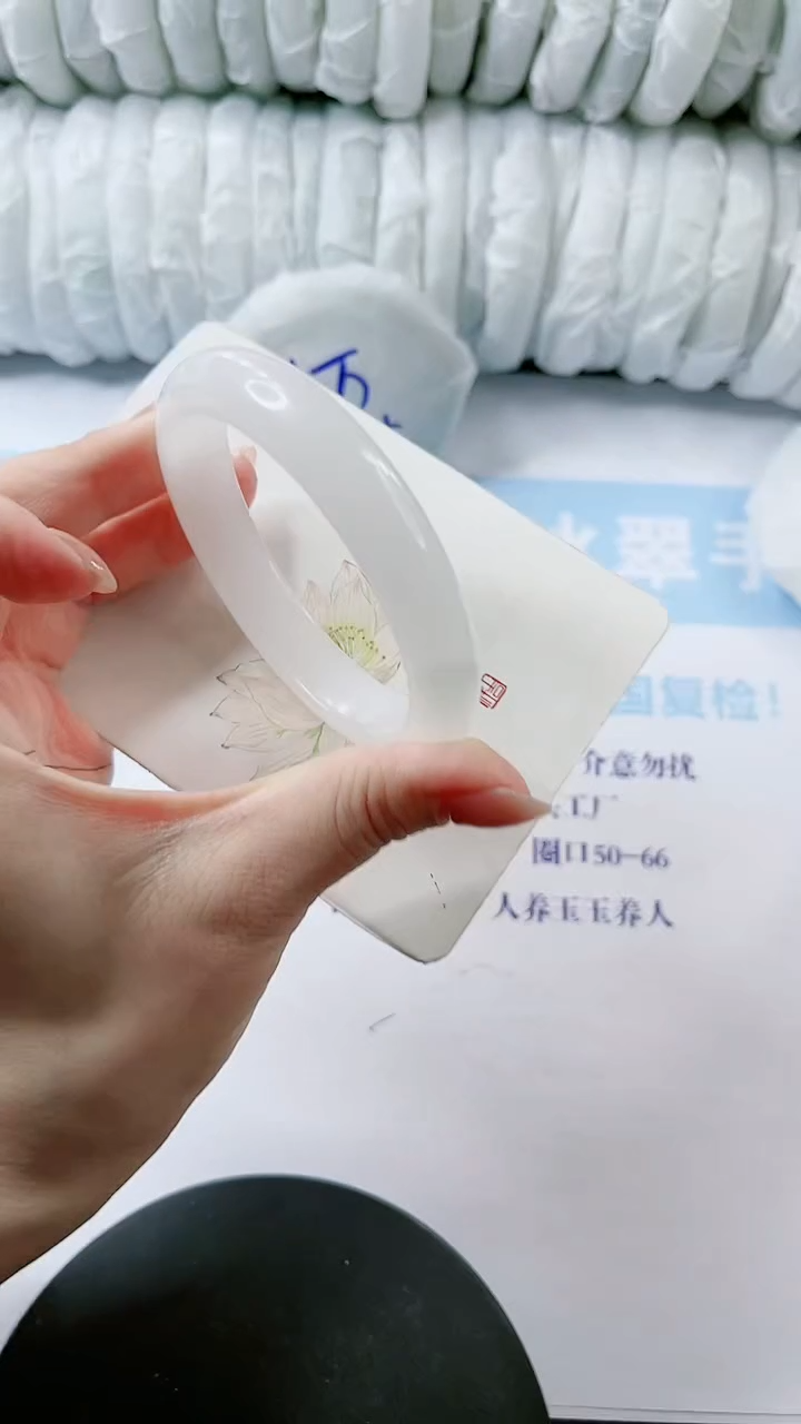 【闪购商品】石英质玉手镯未镶嵌多样性发货V243