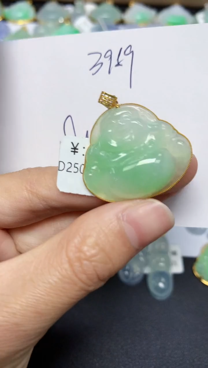翡翠18K金镶嵌颈饰 天然翡翠A货