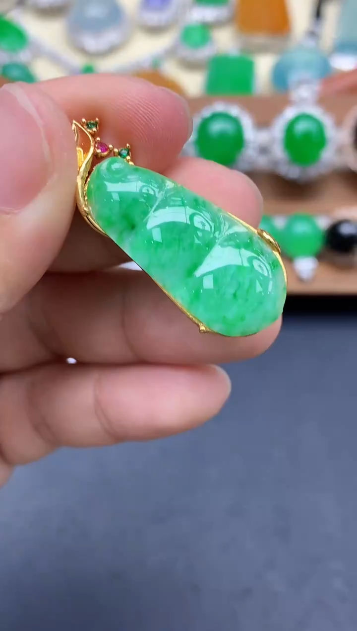 颈饰18K金镶嵌翡翠127-中国好珍宝