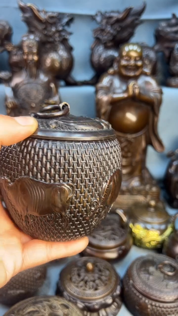 【闪购商品】1案台摆件 物品摆件 编织五牛茶叶罐