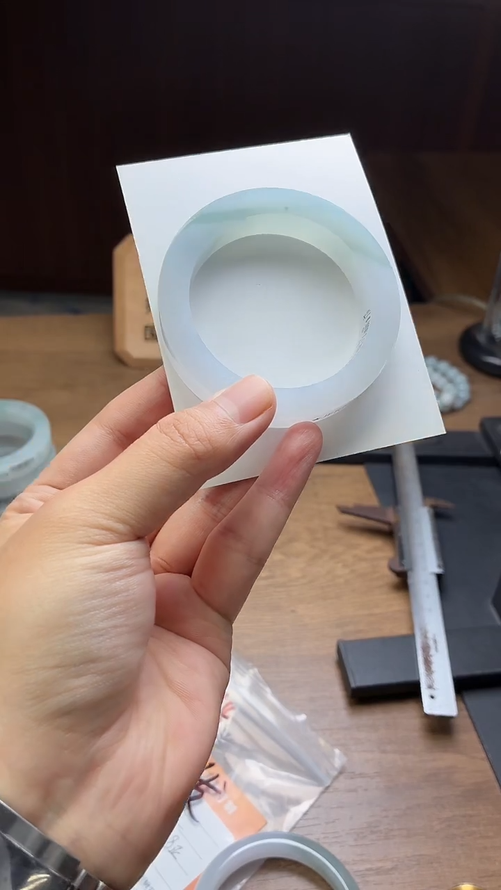 未镶嵌手镯定制翡翠人**狗定制