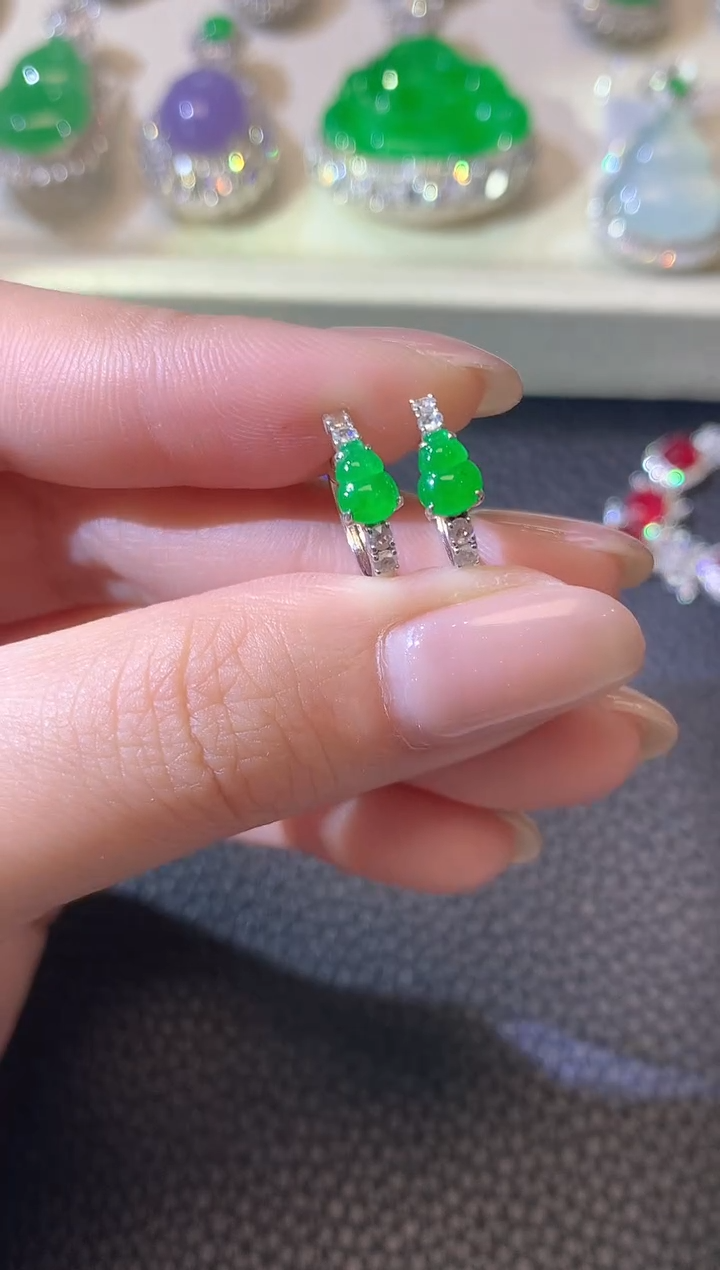 【闪购商品】翡翠耳饰18K金镶嵌A9多样性发一件