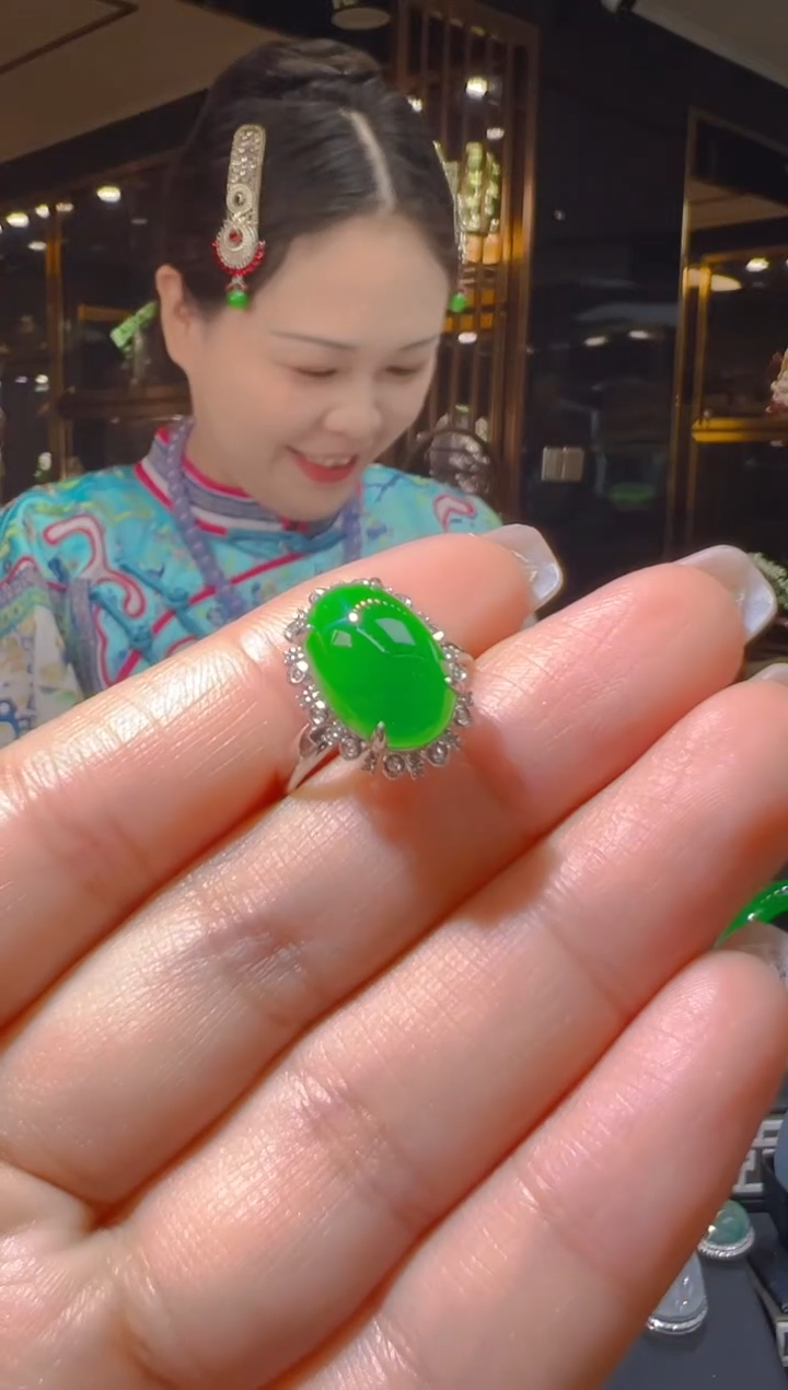 【闪购商品】翡翠戒指18K金镶嵌061    