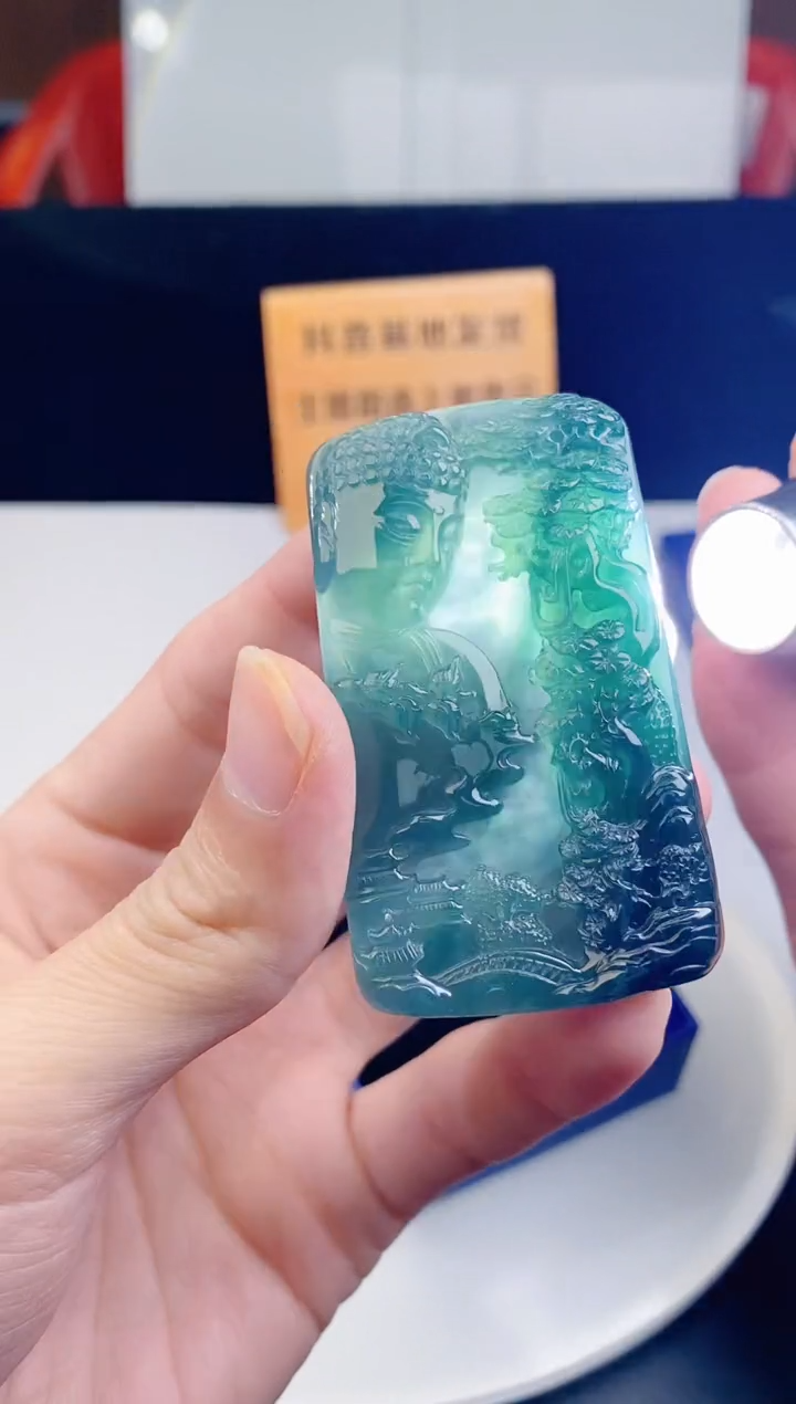 颈饰未镶嵌翡翠 