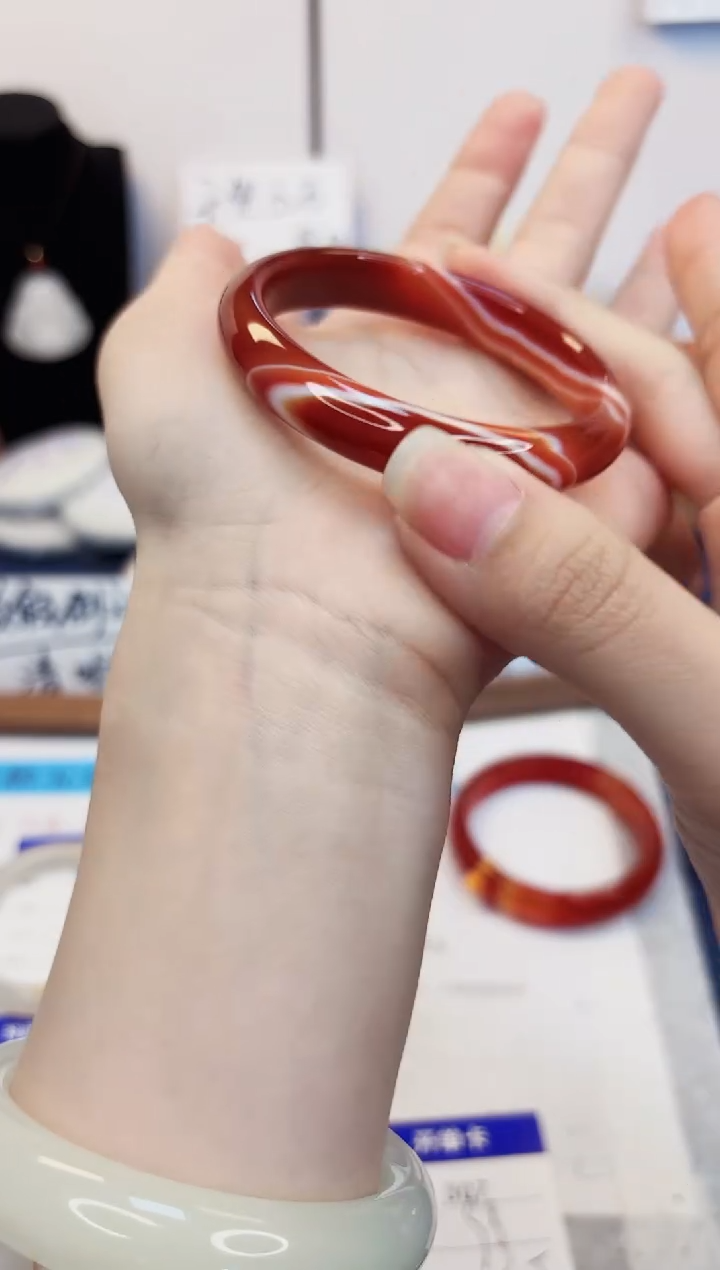 【闪购商品】石英质玉手镯未镶嵌307