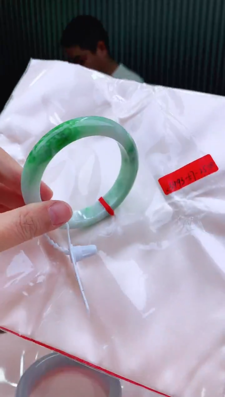 未镶嵌手镯翡翠57