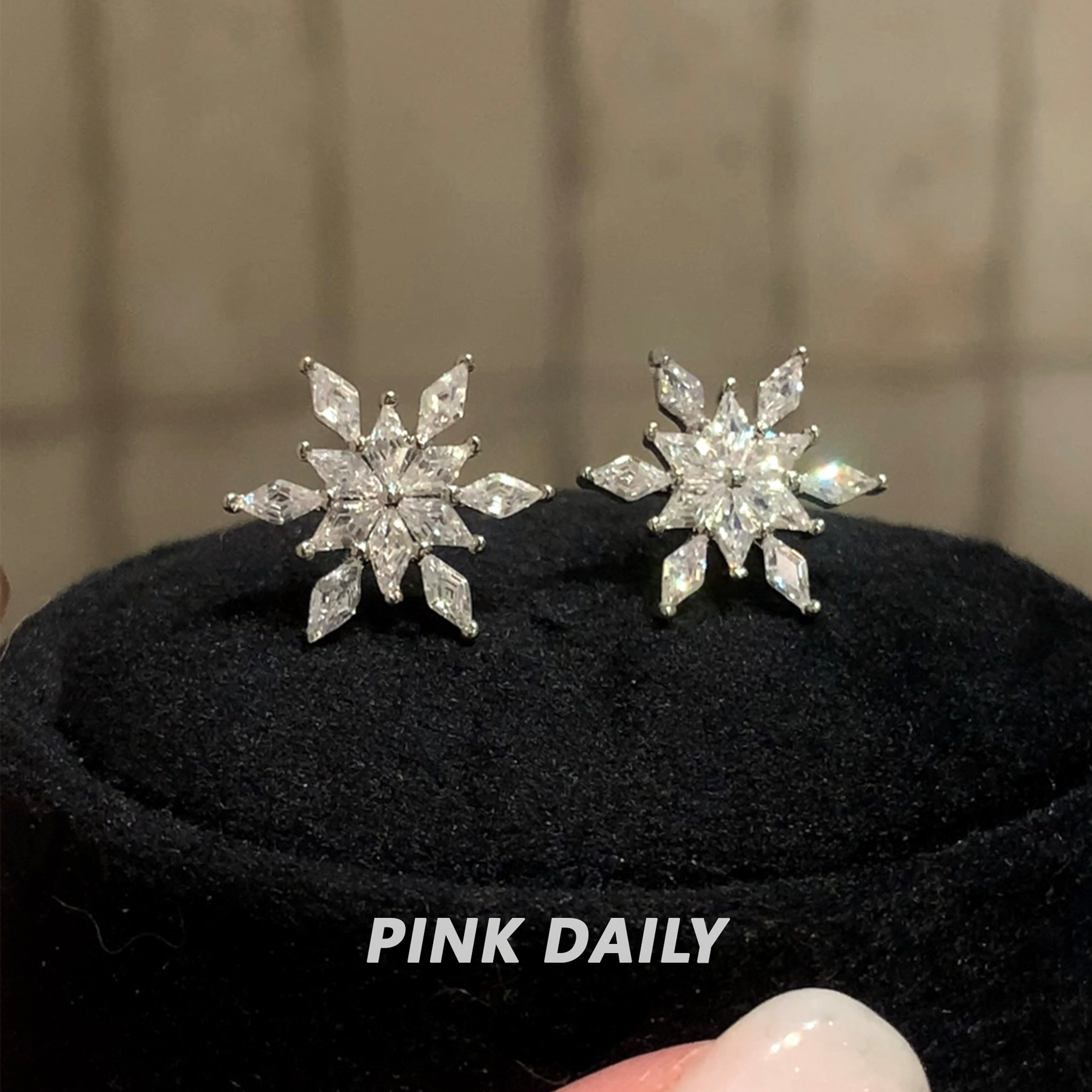 钛钢锆石耳饰 Pink Daily白色雪花锆石钛钢大耳钉氛围感气质精致