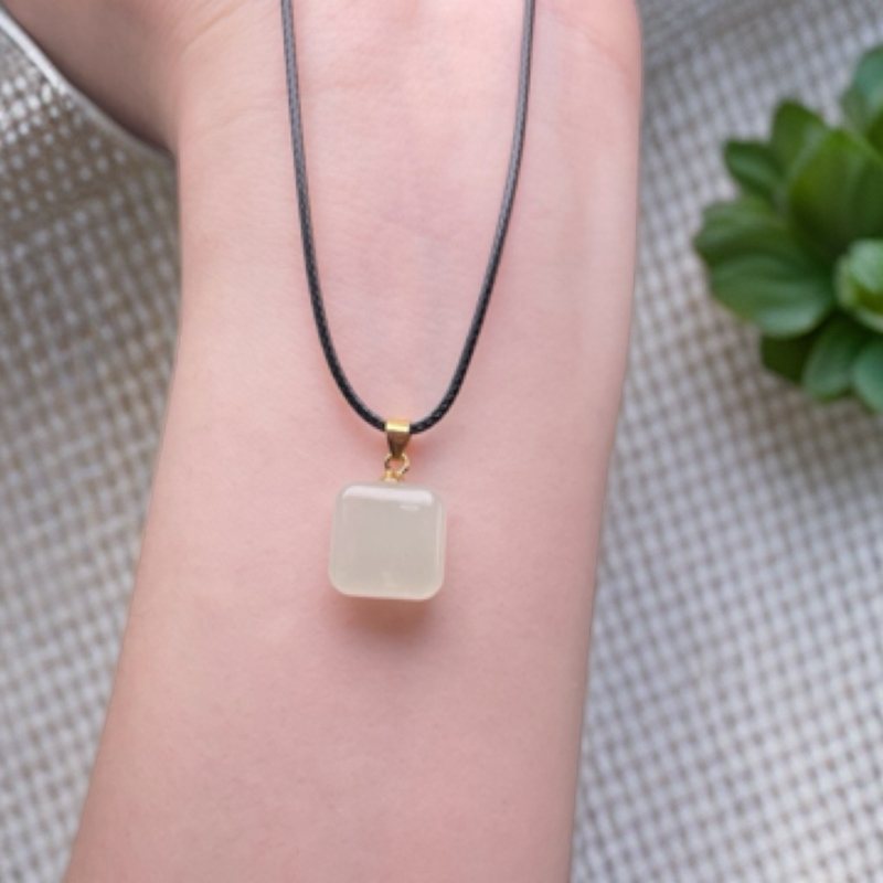 天然和田玉晴水白小（方糖）无事牌吊坠