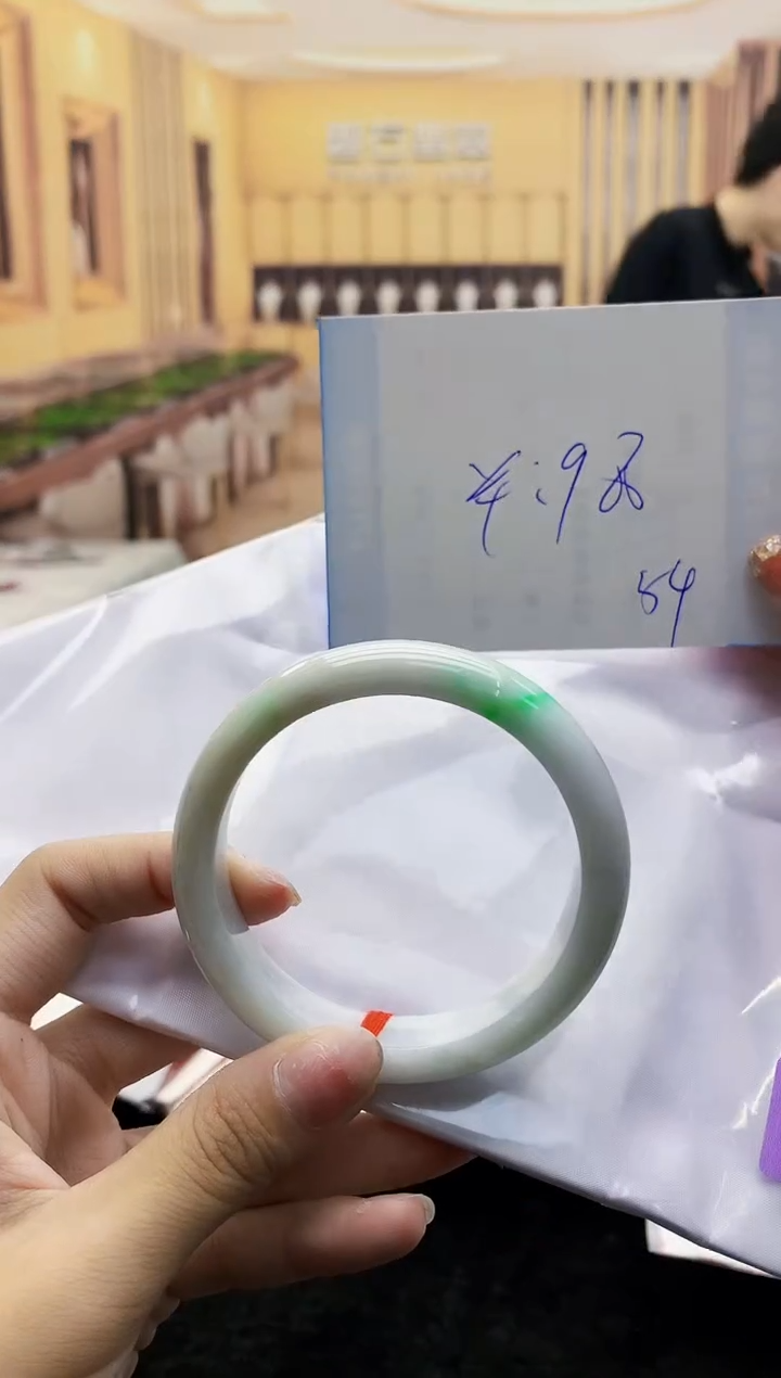 【闪购商品】翡翠手镯未镶嵌     H85-153