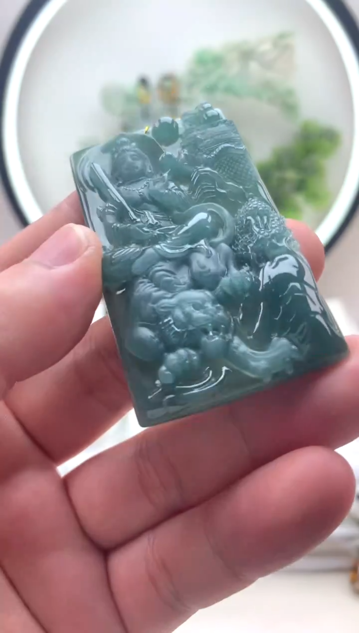 颈饰未镶嵌翡翠虚空