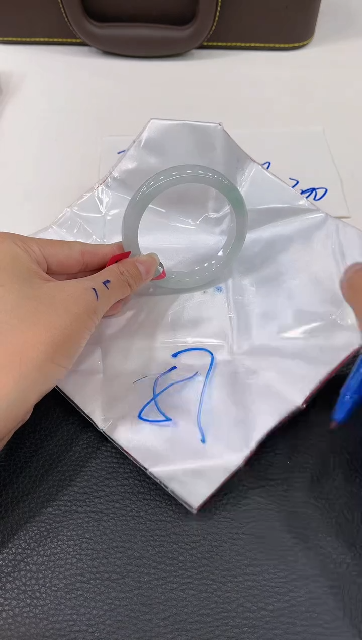 【闪购商品】翡翠手镯未镶嵌手镯